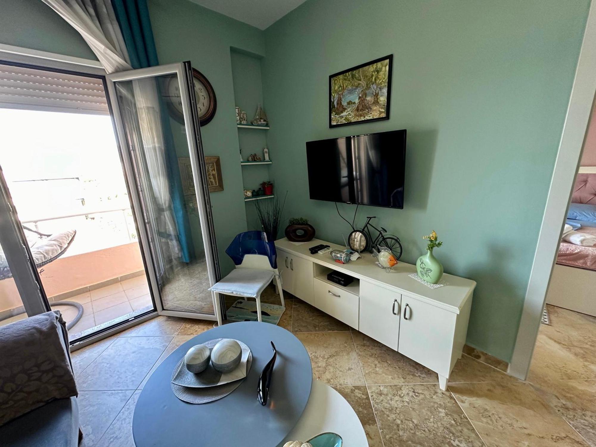 Beach Front Apartment Vlorë Esterno foto